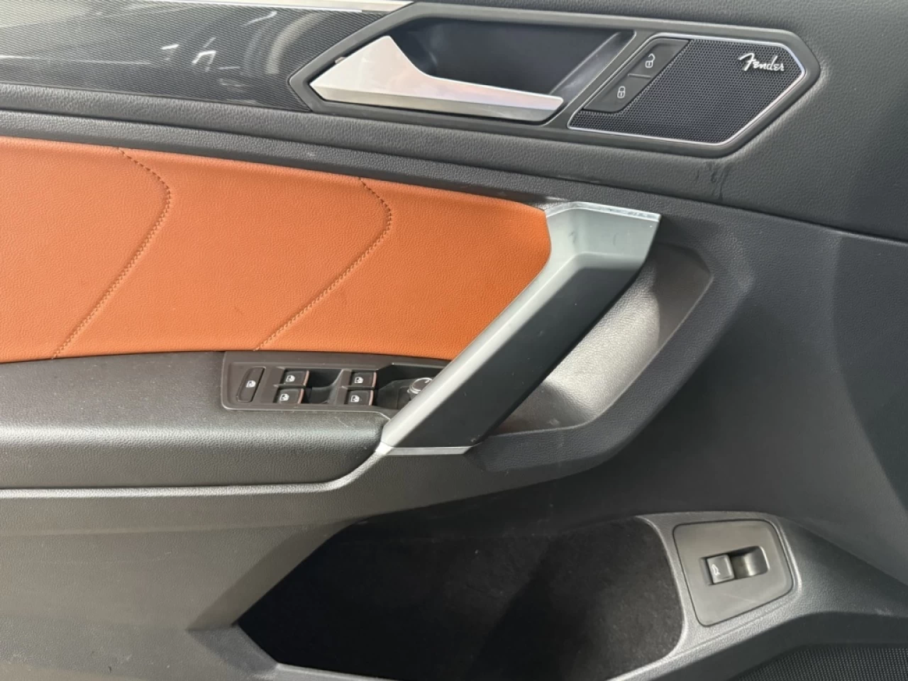 2020 Volkswagen Tiguan Highline AWD CUIR TOIT NAV **APPORUVÉ À 99.9%** Image principale