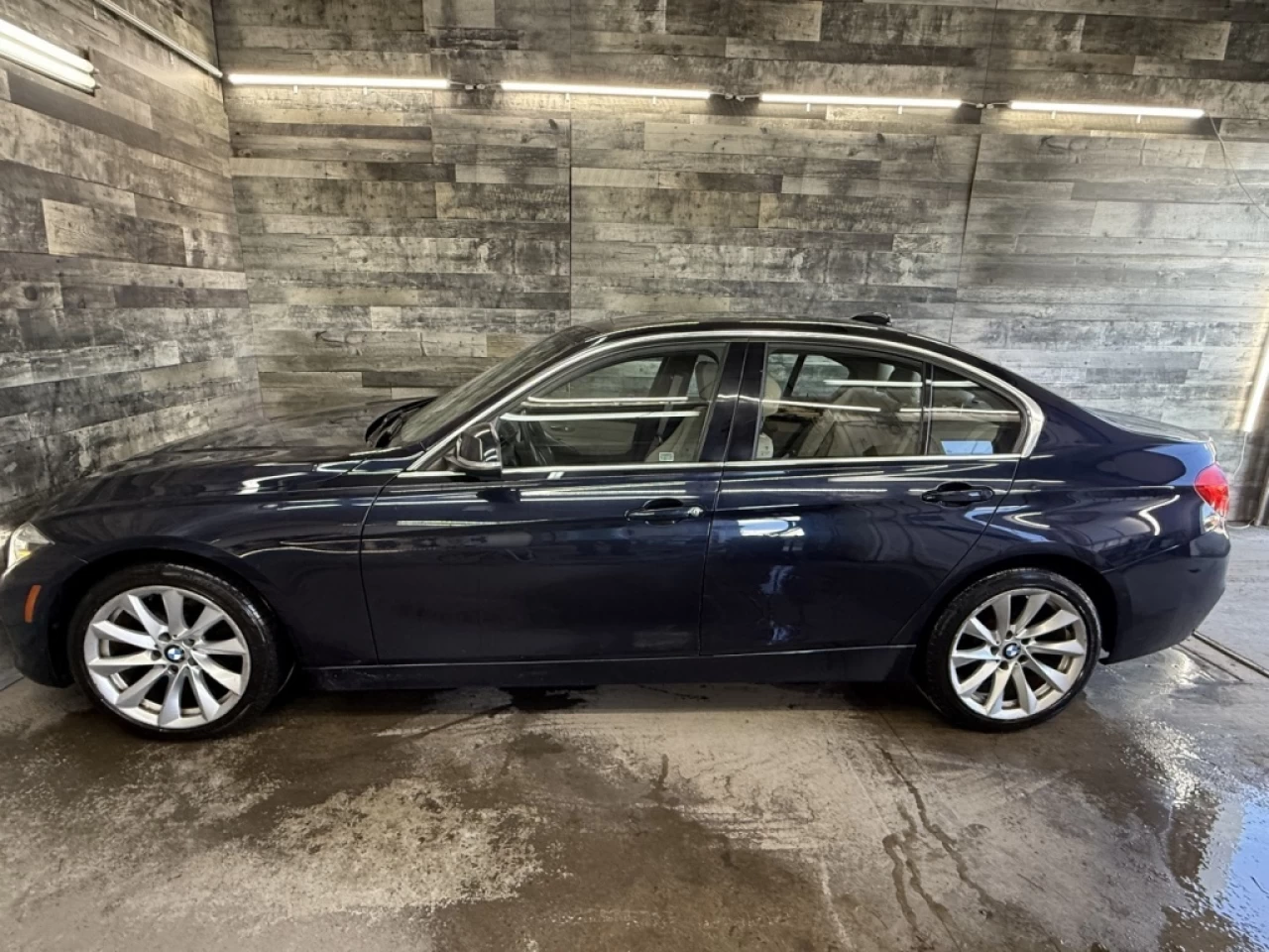 2016 BMW 3 Series 328i xDrive AWD TOIT Image principale