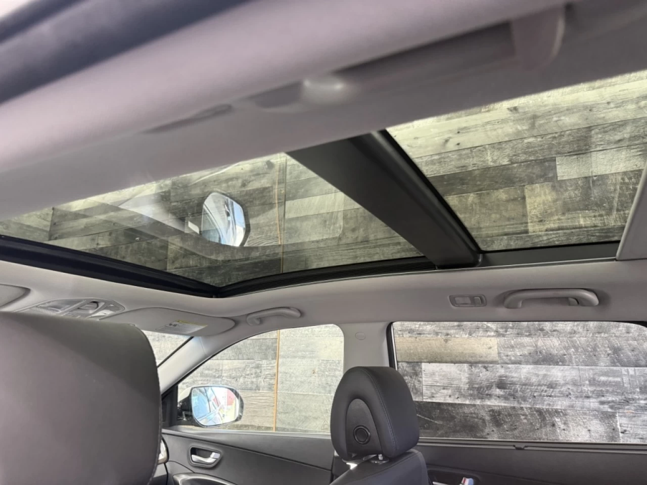 2017 Hyundai Santa Fe XL Luxury AWD 7 PASS CUIR NAV TOIT **APPROUVÉ À 99.9% Image principale