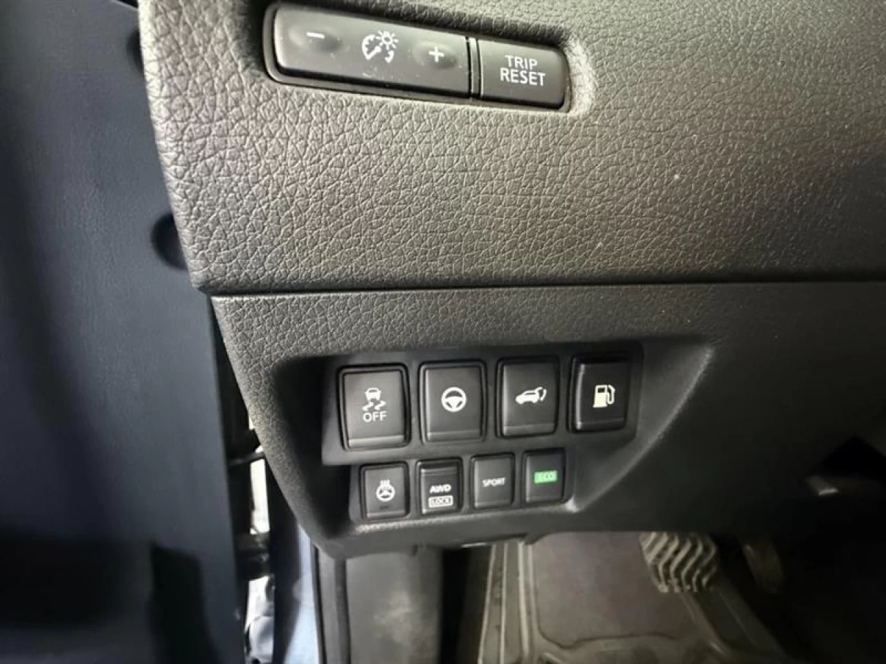 2020 Nissan Rogue SV AWD TOIT NAV ** APPROUVÉ À 99.9% ** Image principale