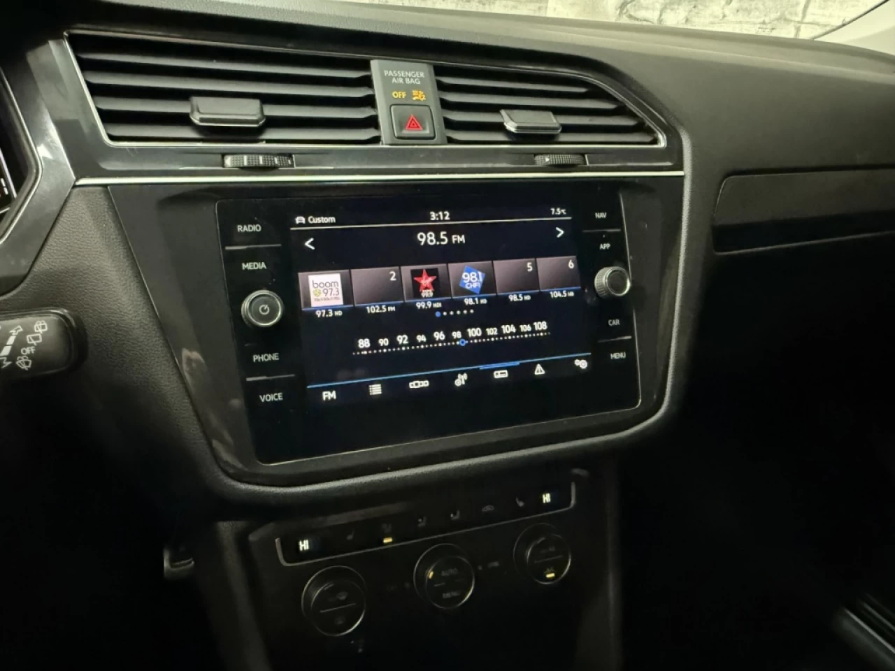 2021 Volkswagen Tiguan United AWD Toit Bluetooth **approuvÉe 99,9%** Image principale