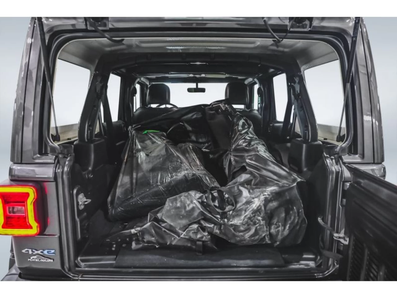 2021 Jeep Wrangler 4XE Unlimited Sahara 4x4 Image principale