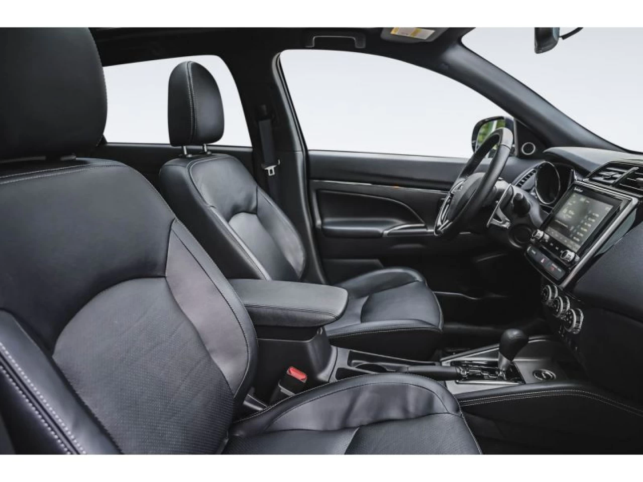2025 Mitsubishi RVR GT AWC CUIR TOIT PANORAMIQUE Image principale