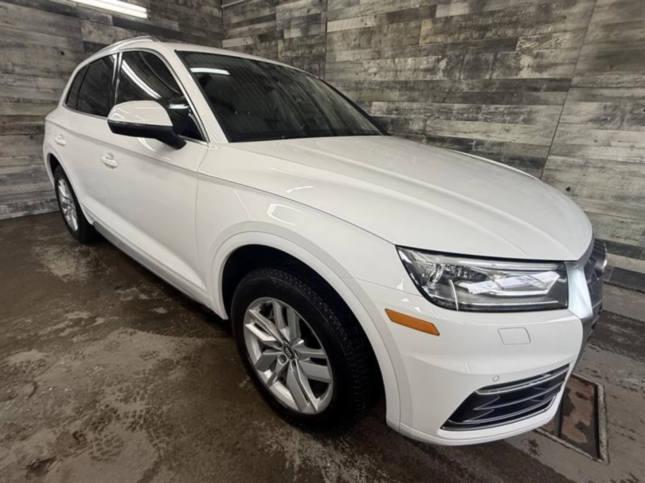 2019 Audi Q5 Komfort AWD CUIR ** APPROUVÉ À 99.9% ** Main Image