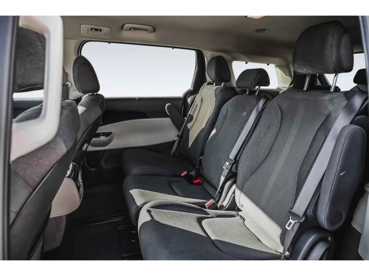 2024 Kia Carnival LX Image principale