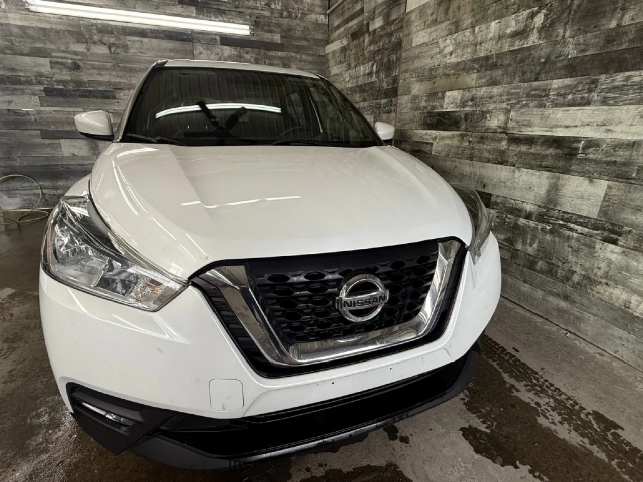 2019 Nissan Kicks SV Bluetooth sieges chauffant commande au volant** Image principale