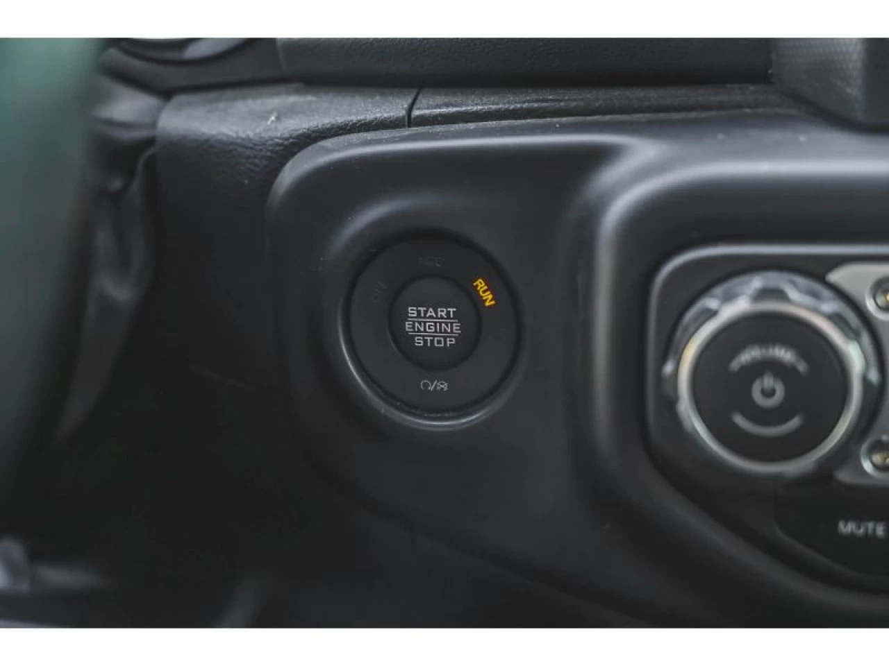 2023 Jeep Wrangler 4XE Sahara 4 Door 4x4 Image principale