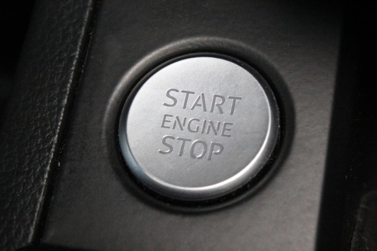 2017 Audi A4 Progressiv Awd Cuir Toit **ApprouvÉ À 99.9%** Main Image