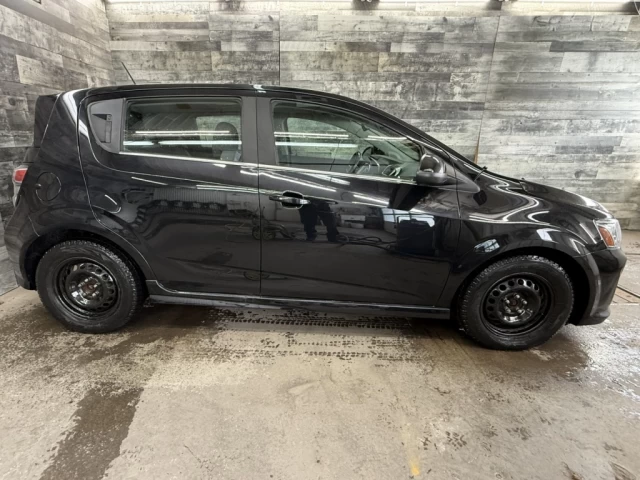 Chevrolet Sonic LT Toit Cam de recul **Approuvé à 99.9%** 2017