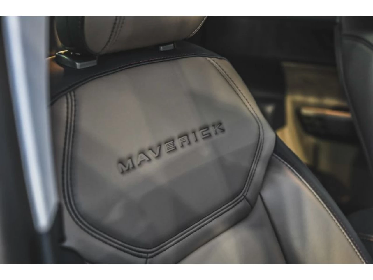 2025 Ford Maverick LARIAT CUIR Image principale