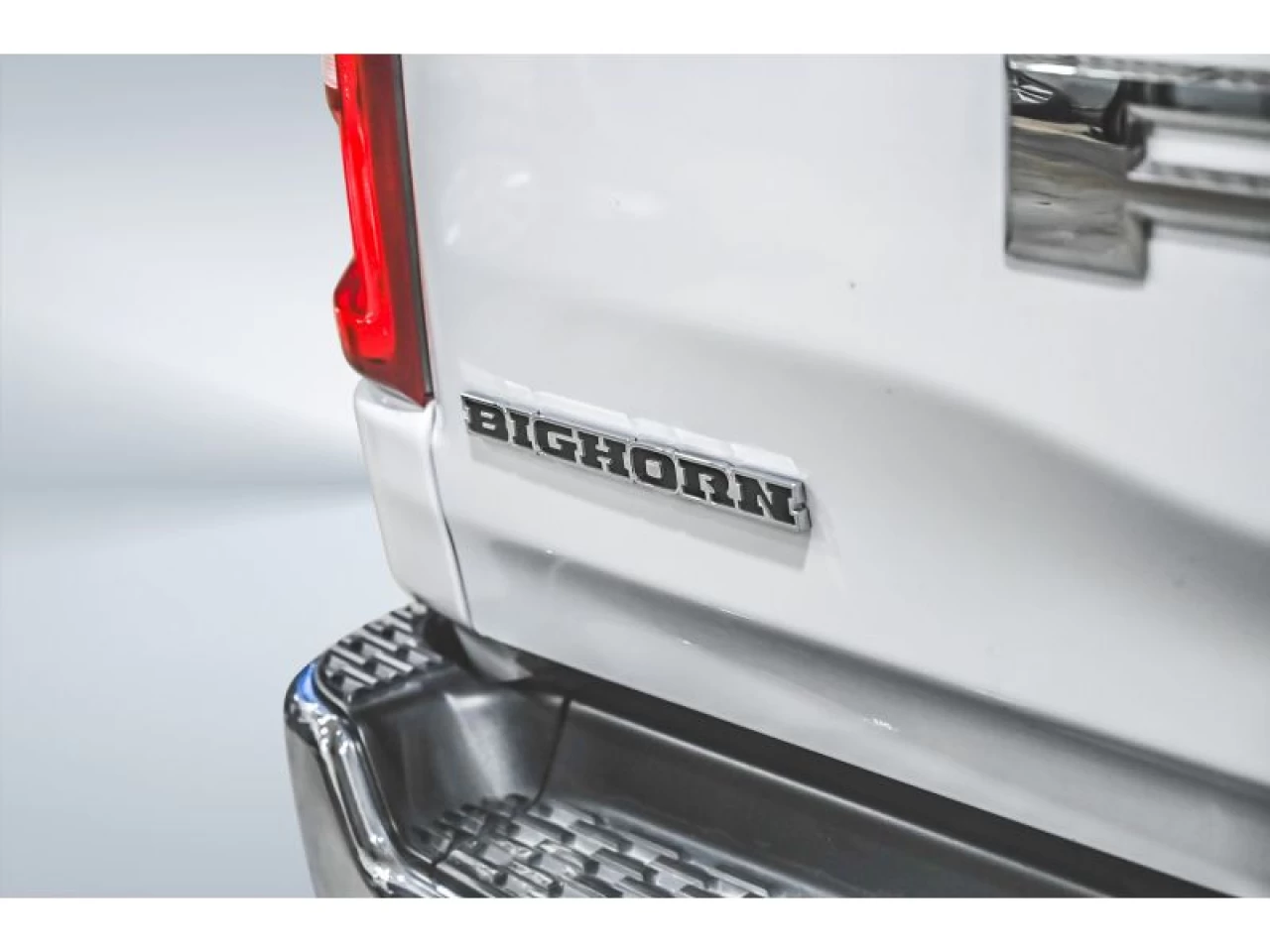 2025 Dodge Ram Big Horn 4x4 Quad Cab 6'4" Box Image principale