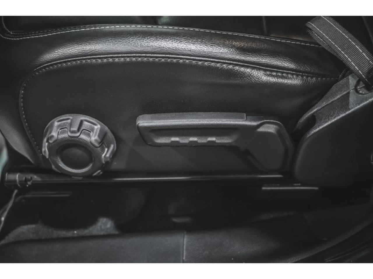 2022 Jeep Wrangler 4XE Unlimited Sahara 4x4 CUIR 2 TOITS Image principale