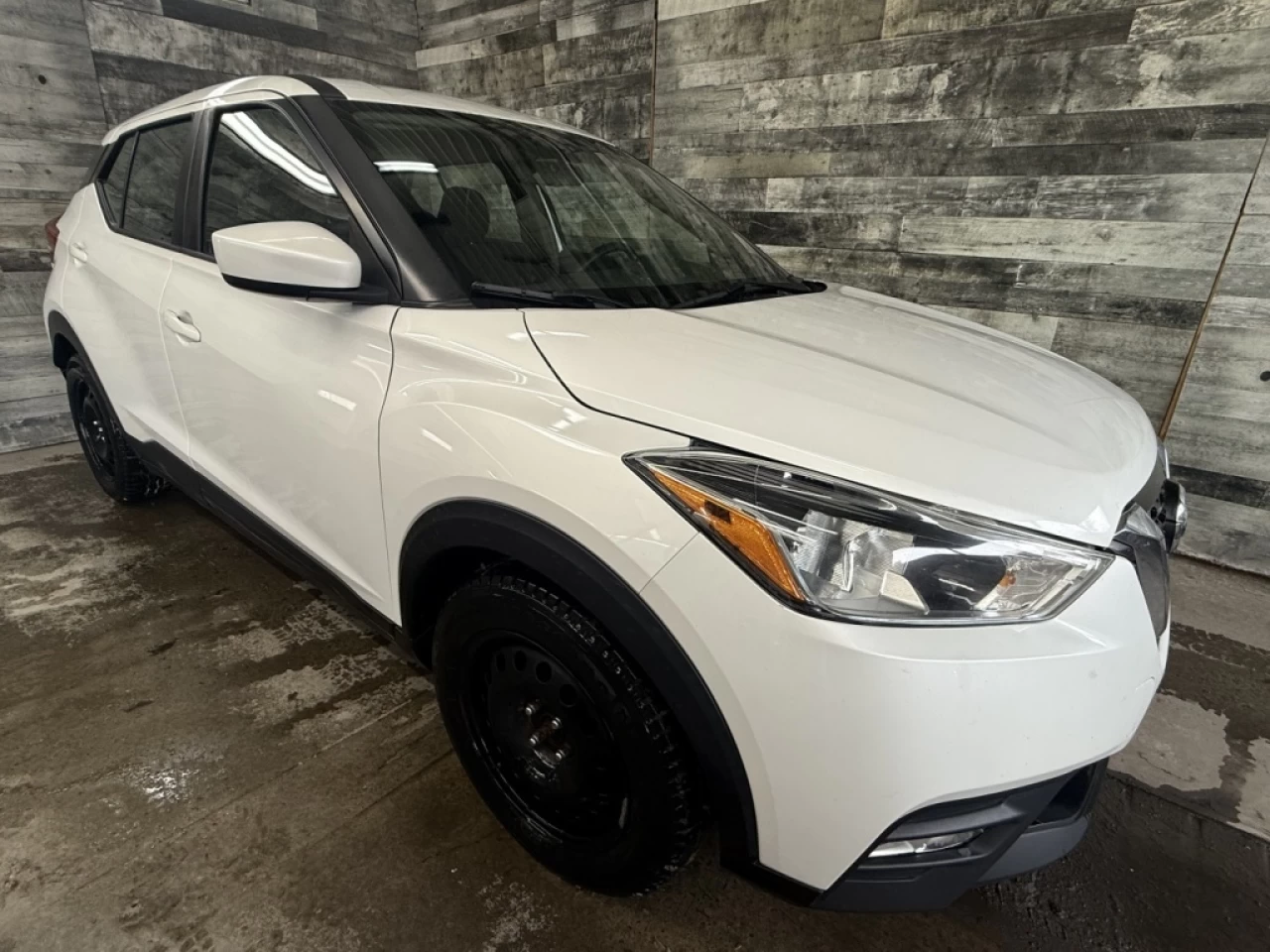 2019 Nissan Kicks SV Bluetooth sieges chauffant commande au volant** Image principale