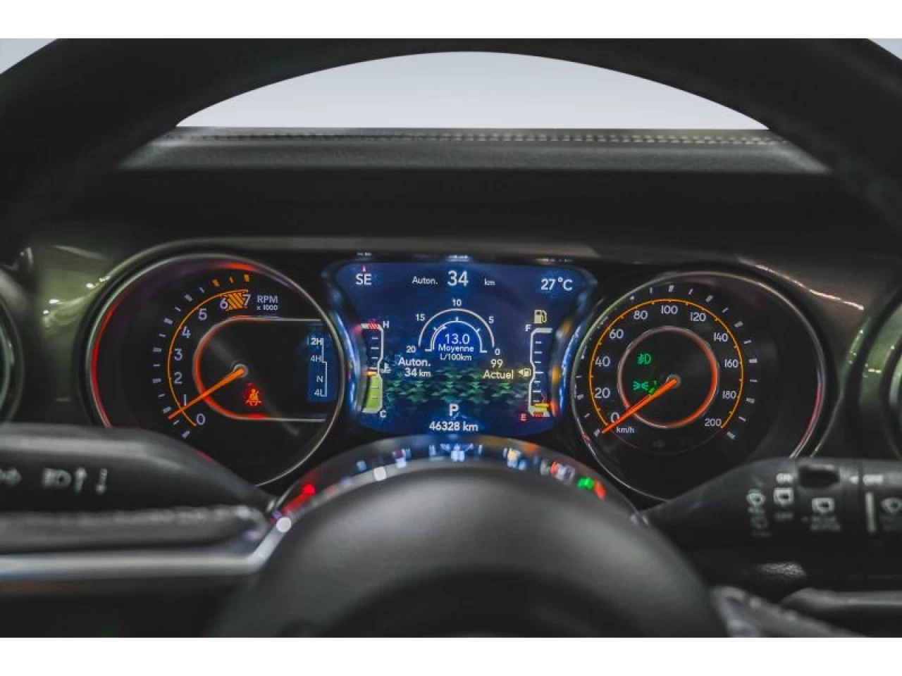 2023 Jeep Wrangler Sahara 4 Door 4x4 GROUPE REMORQUAGE Image principale