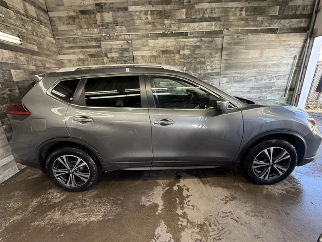 2020 Nissan Rogue SV AWD TOIT NAV ** APPROUVÉ À 99.9% ** Main Image