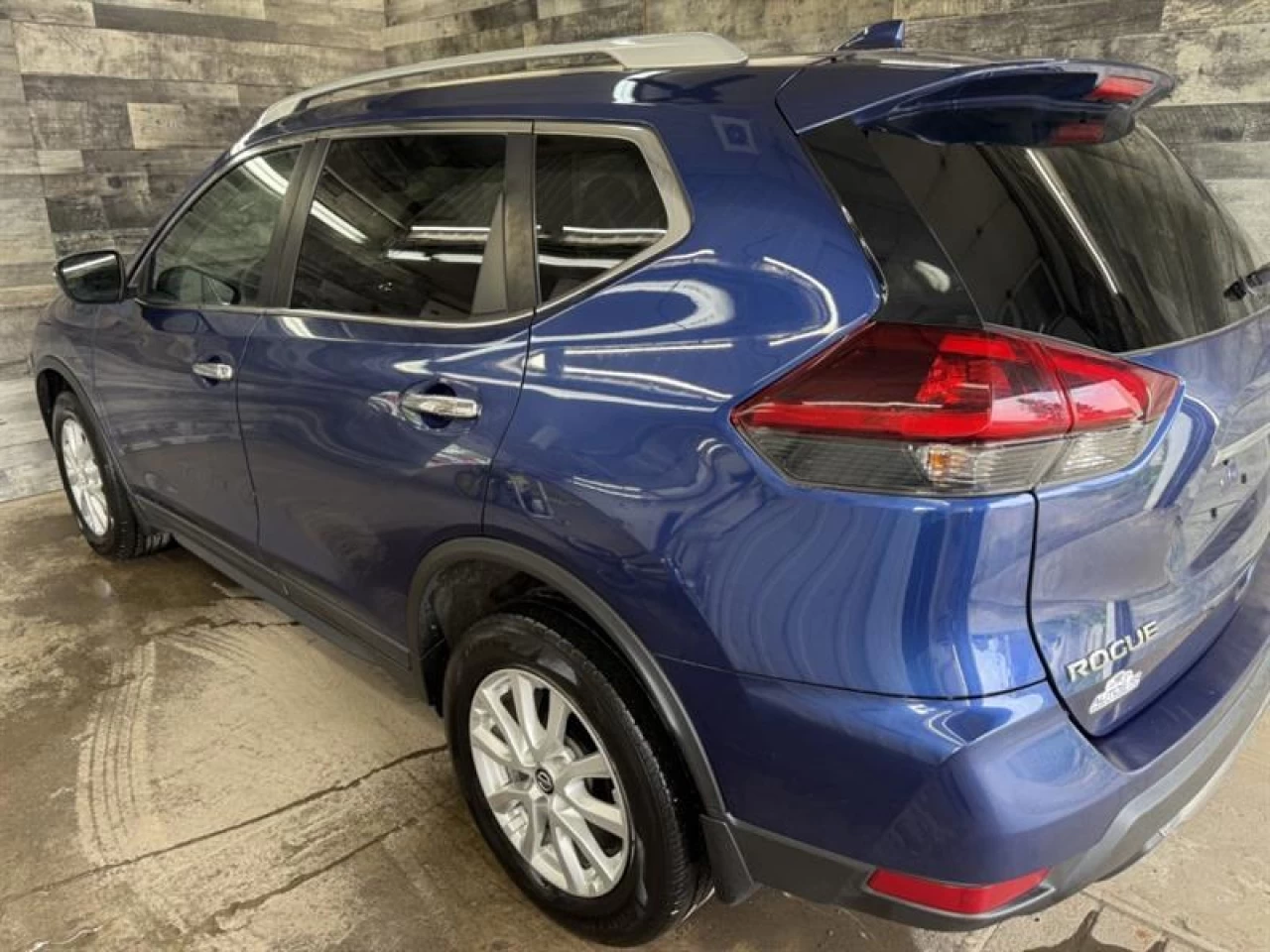 2020 Nissan Rogue SV Awd Cam de recul mags  ** APPROUVÉE 99,9% ** Main Image
