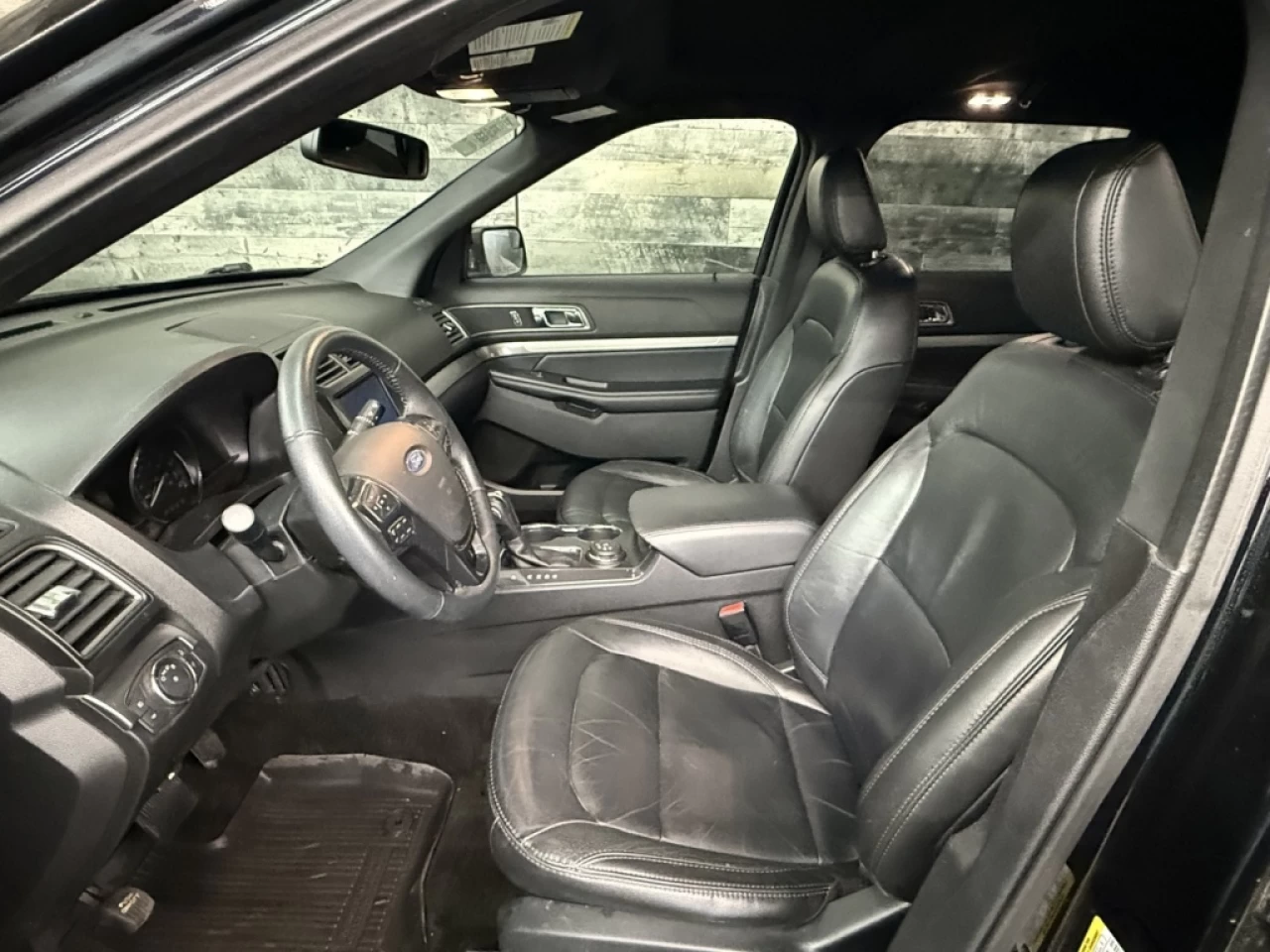 2018 Ford Explorer XLT Awd Toit Cuir bluetooth **ApprouvÉe 99,9%** Main Image