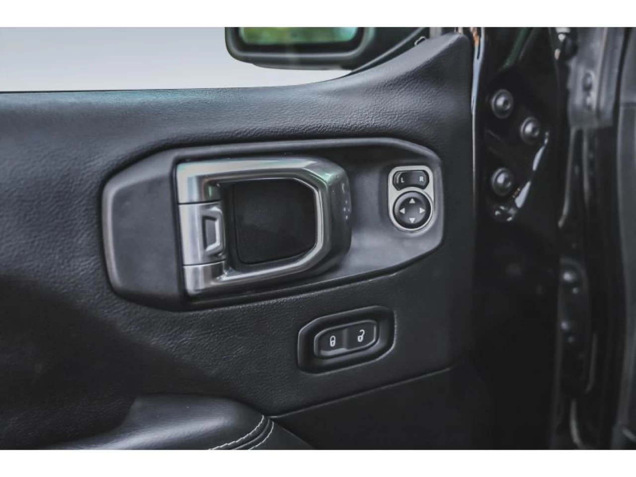 2023 Jeep Wrangler 4XE Sahara 4 Door 4x4 Image principale