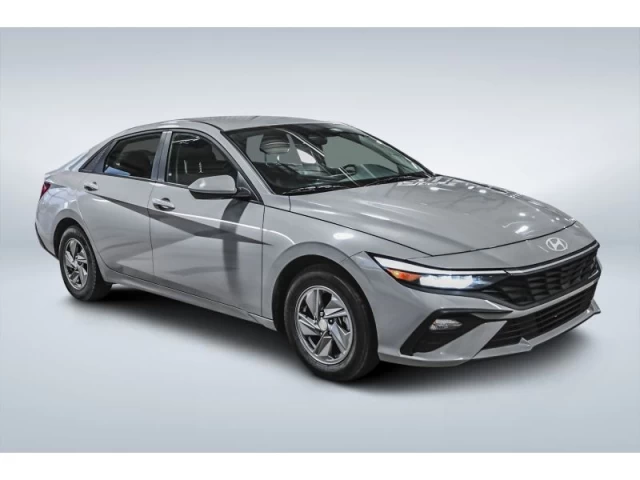 Hyundai Elantra Essential IVT 2025