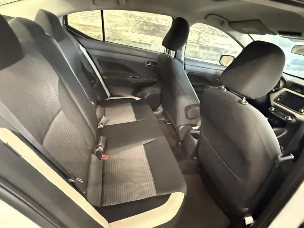 2021 Nissan Versa SV AUTO BLUETOOTH MAGS **APPROUVÉ À 99.9%** Main Image