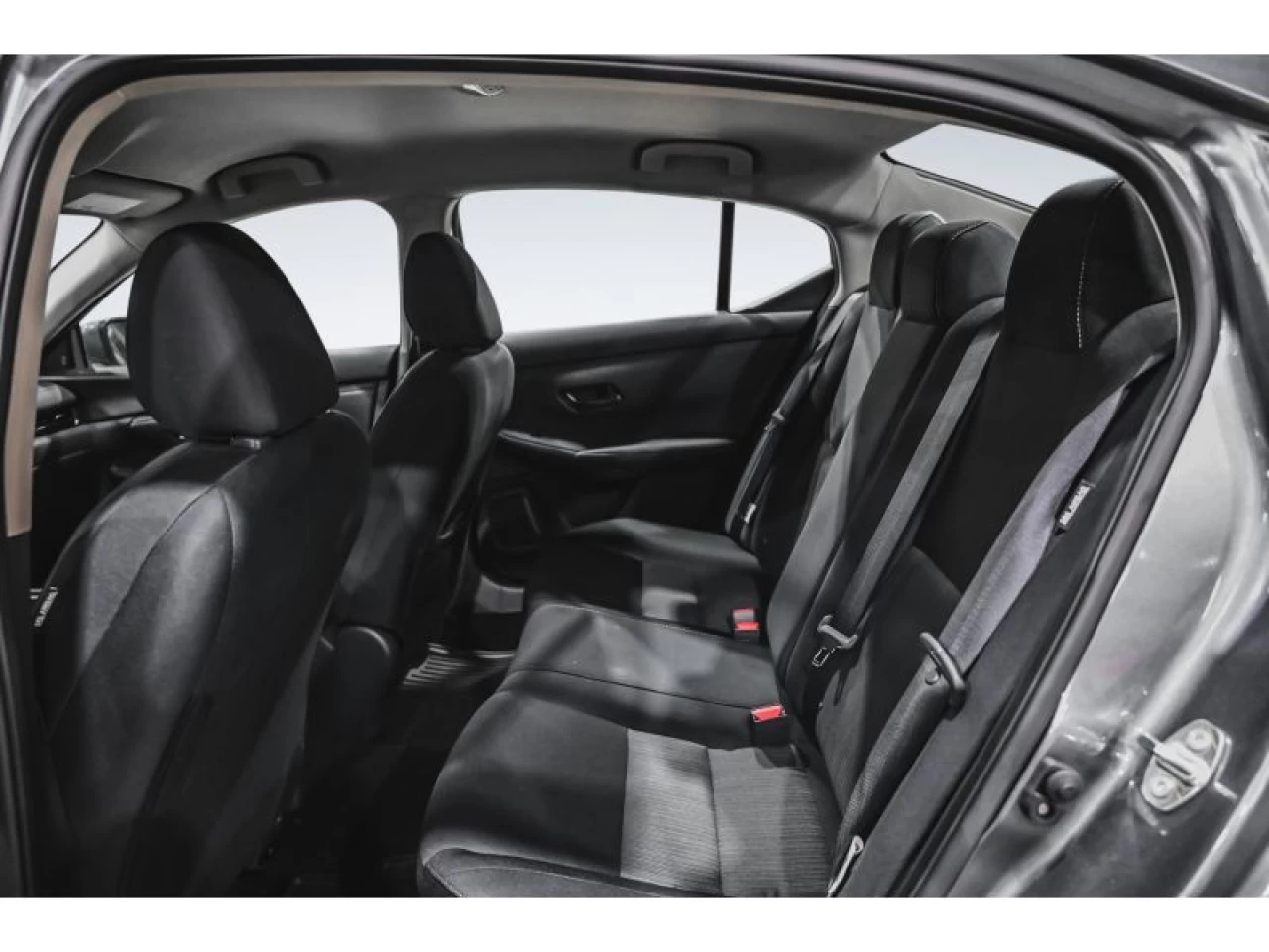 2024 Nissan Sentra SV CVT AUTOMATIQUE AIR 2.99% Image principale