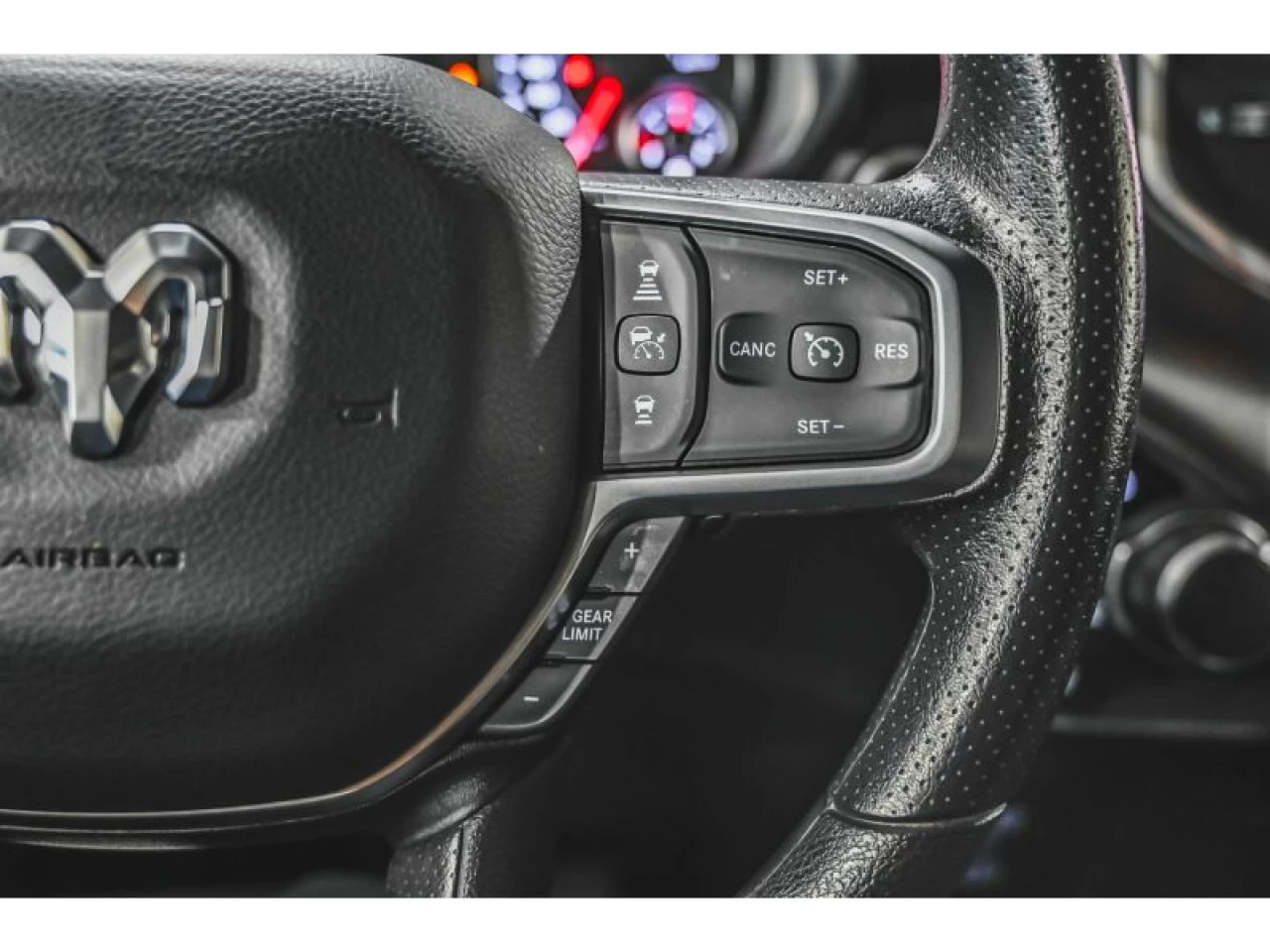2025 Dodge Ram Big Horn 4x4 Quad Cab 6'4" Box Image principale