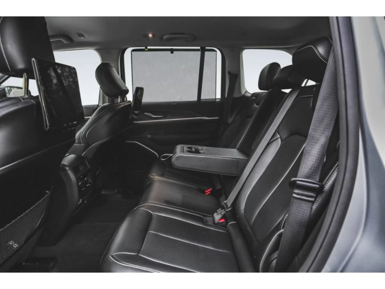 2022 Jeep Grand Cherokee 4xe 4x4 LUXURY REAR SEAT VIDEO PASSENGER SCREEN Image principale