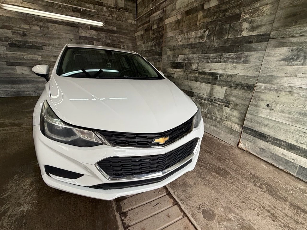 2018 Chevrolet Cruze LT Auto Image principale