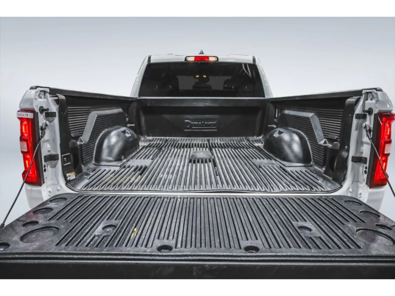 2025 Dodge Ram Big Horn 4x4 Quad Cab 6'4" Box Image principale
