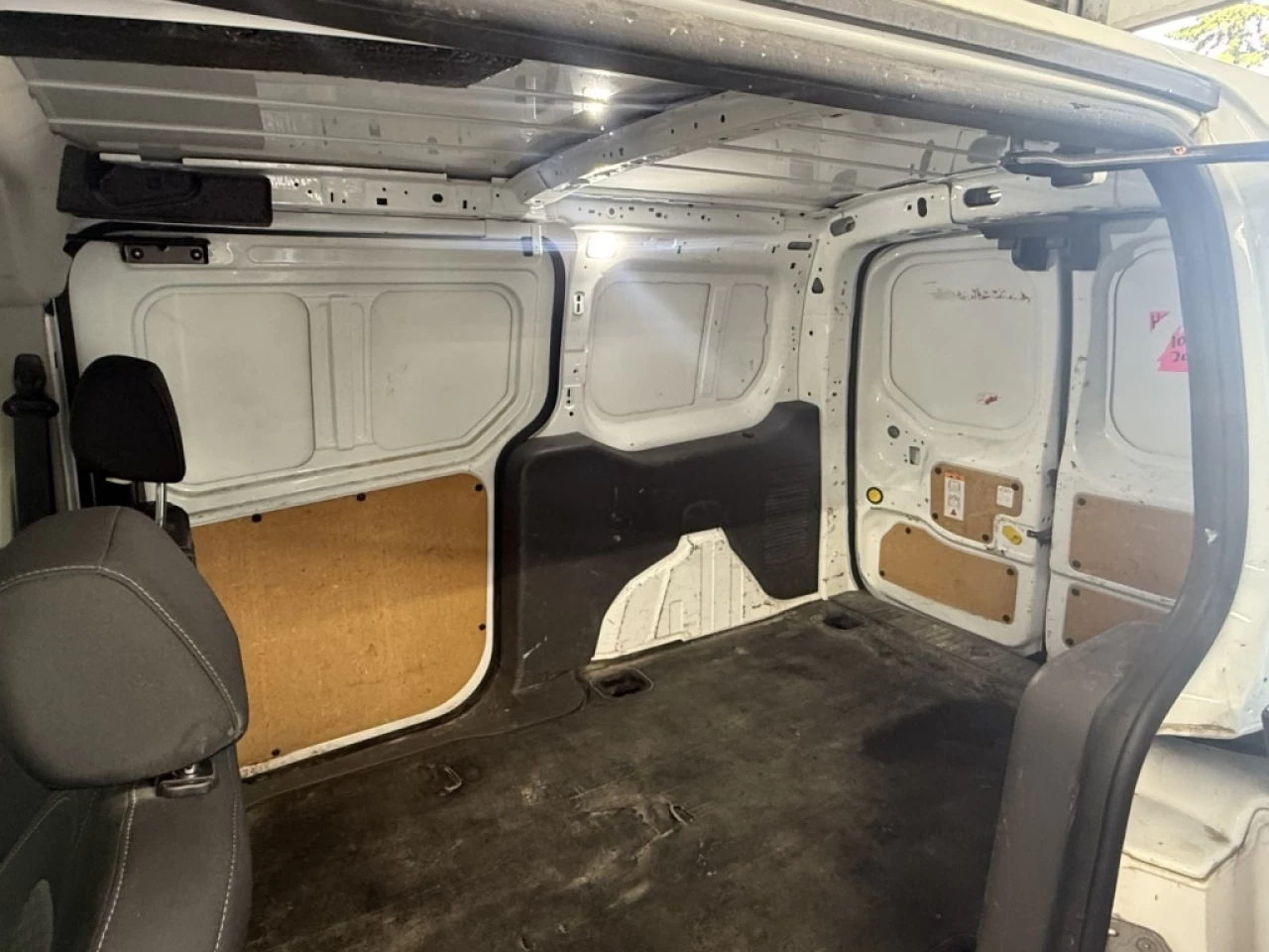 2019 Ford Transit Connect XLT AUTO CAM BLUETOOTH **APPROUVÉE 99,9%** Main Image