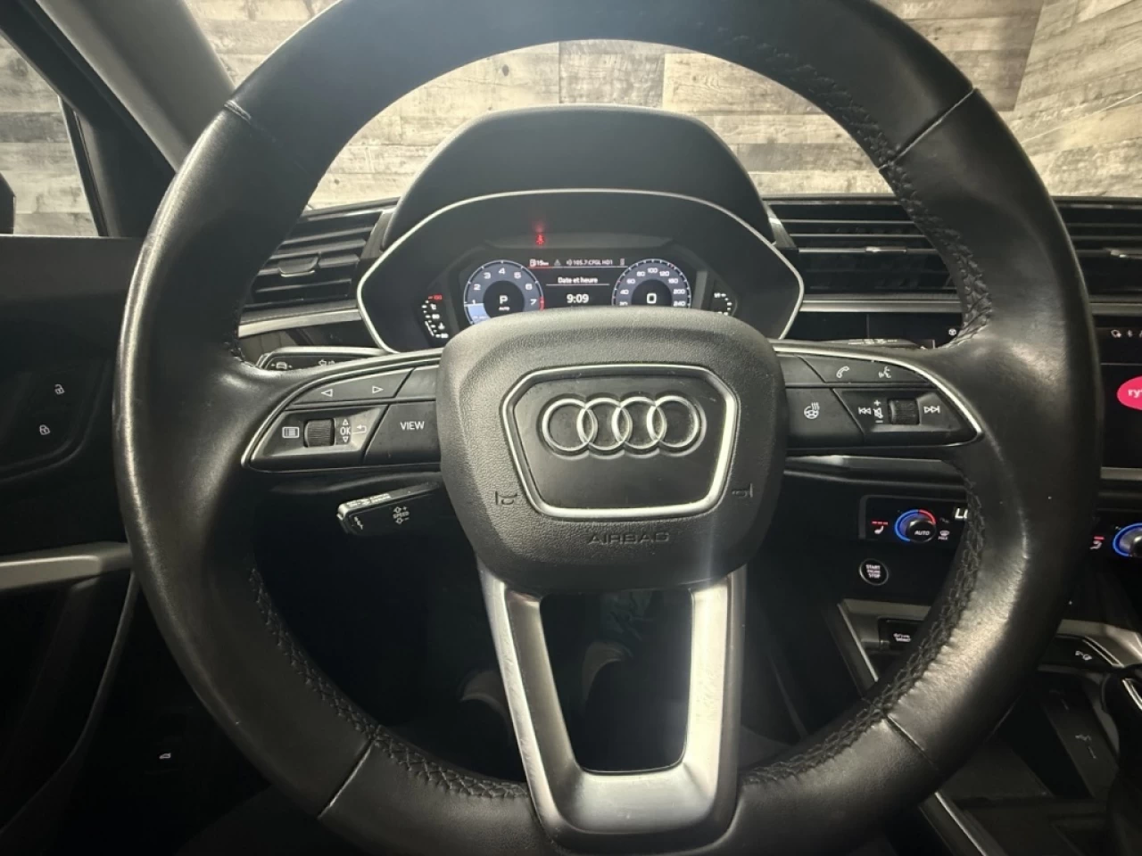 2022 Audi Q3 Komfort AWD TOIT CAM DE RECUL **APPROUVÉ À 99.9%** Main Image