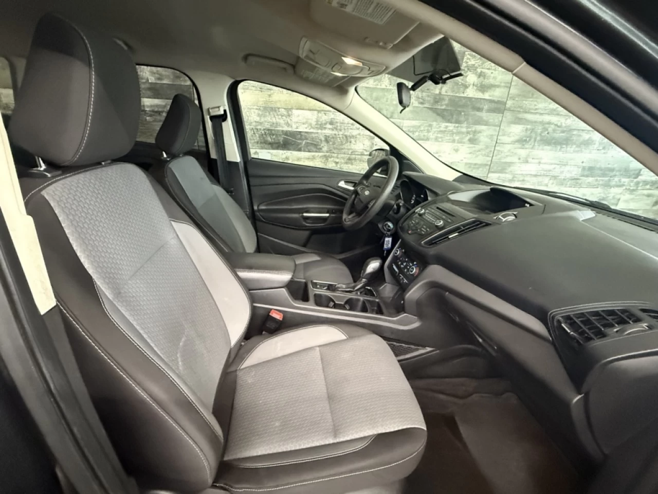 2018 Ford Escape SE AWD CAM DE RECUL **APPROUVÉ À 99.9%** Main Image