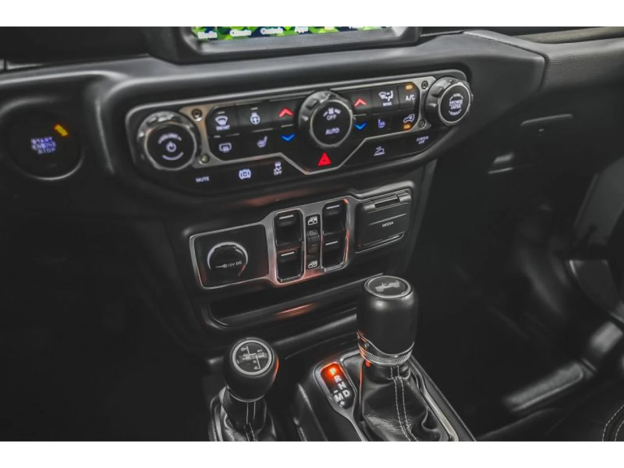 2023 Jeep Wrangler 4XE Sahara 4X4 COLD WEATHER GROUP Image principale