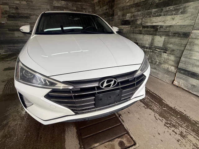 Hyundai Elantra Luxury 2019