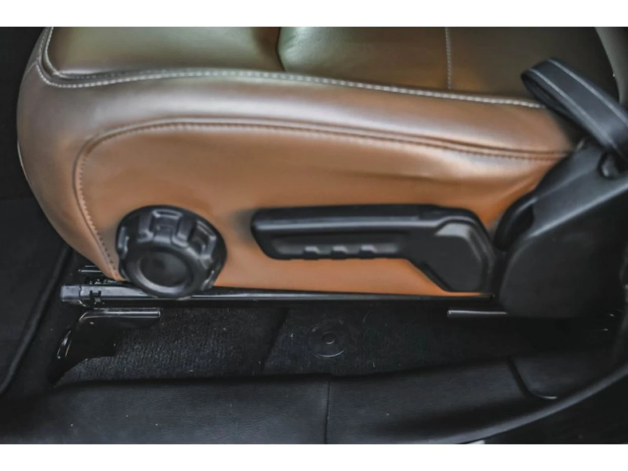 2023 Jeep Wrangler 4XE Sahara 4 Door 4x4 Image principale