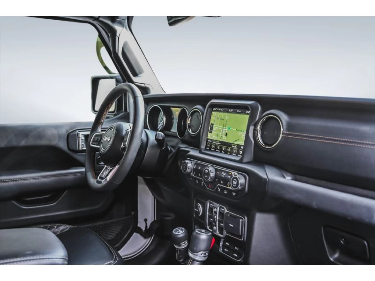 2023 Jeep Wrangler 4xe High Altitude 4 Door 4x4 toit sky one-touch Image principale