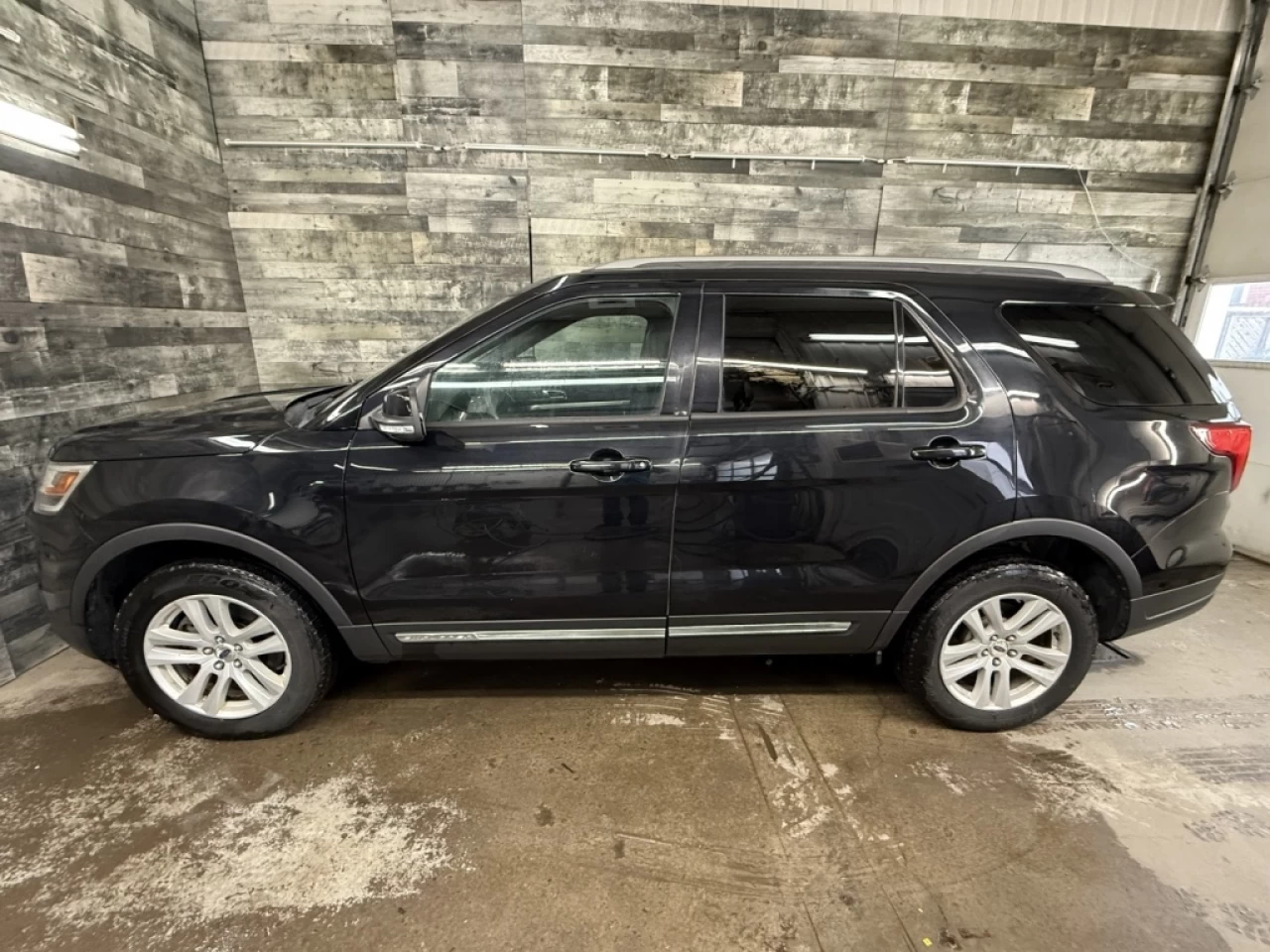 2018 Ford Explorer XLT Awd Toit Cuir bluetooth **ApprouvÉe 99,9%** Main Image