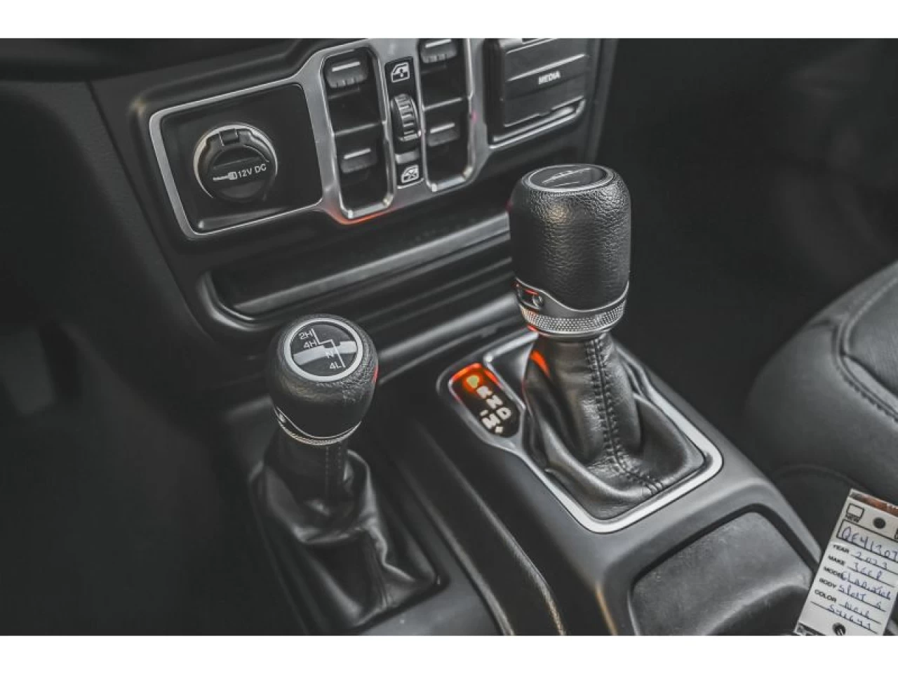 2023 Jeep Gladiator Sport S 4X4 GROUPE TECH REMORQUAGE MAX Image principale