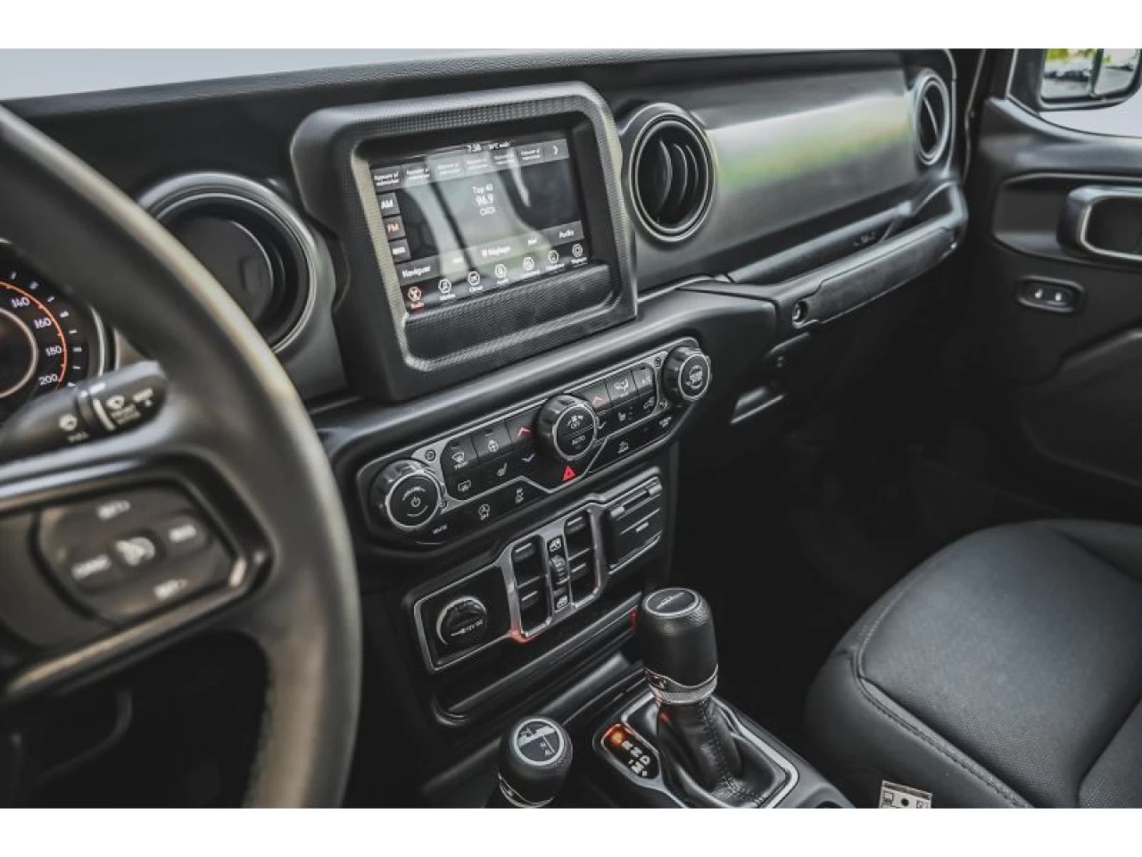 2023 Jeep Gladiator Sport S 4X4 GROUPE TECH REMORQUAGE MAX Image principale