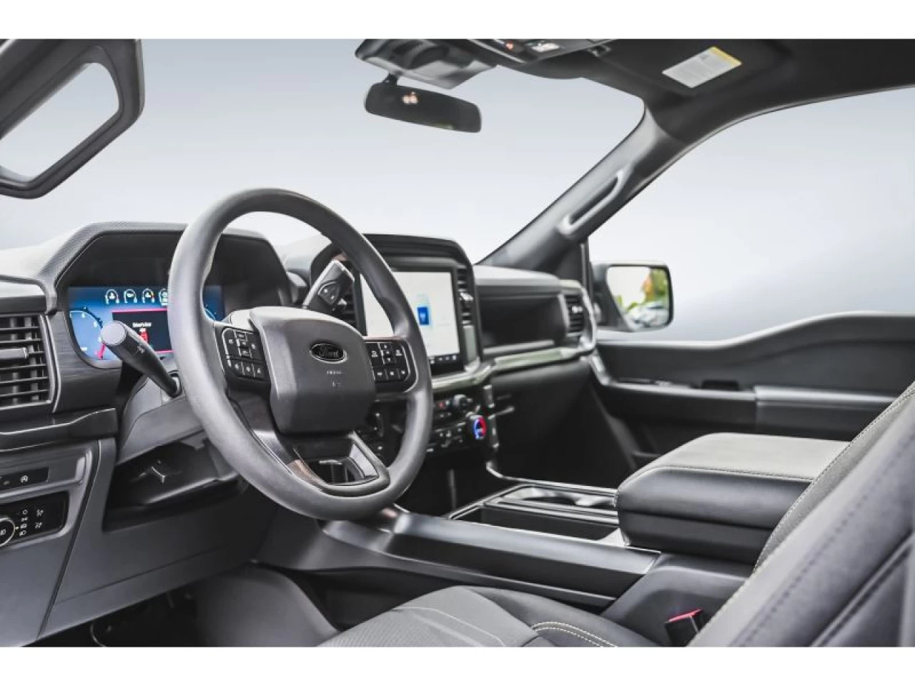 2025 Ford F150 STX 4WD SuperCrew 5.5' Box V6 ECOBOOST Image principale