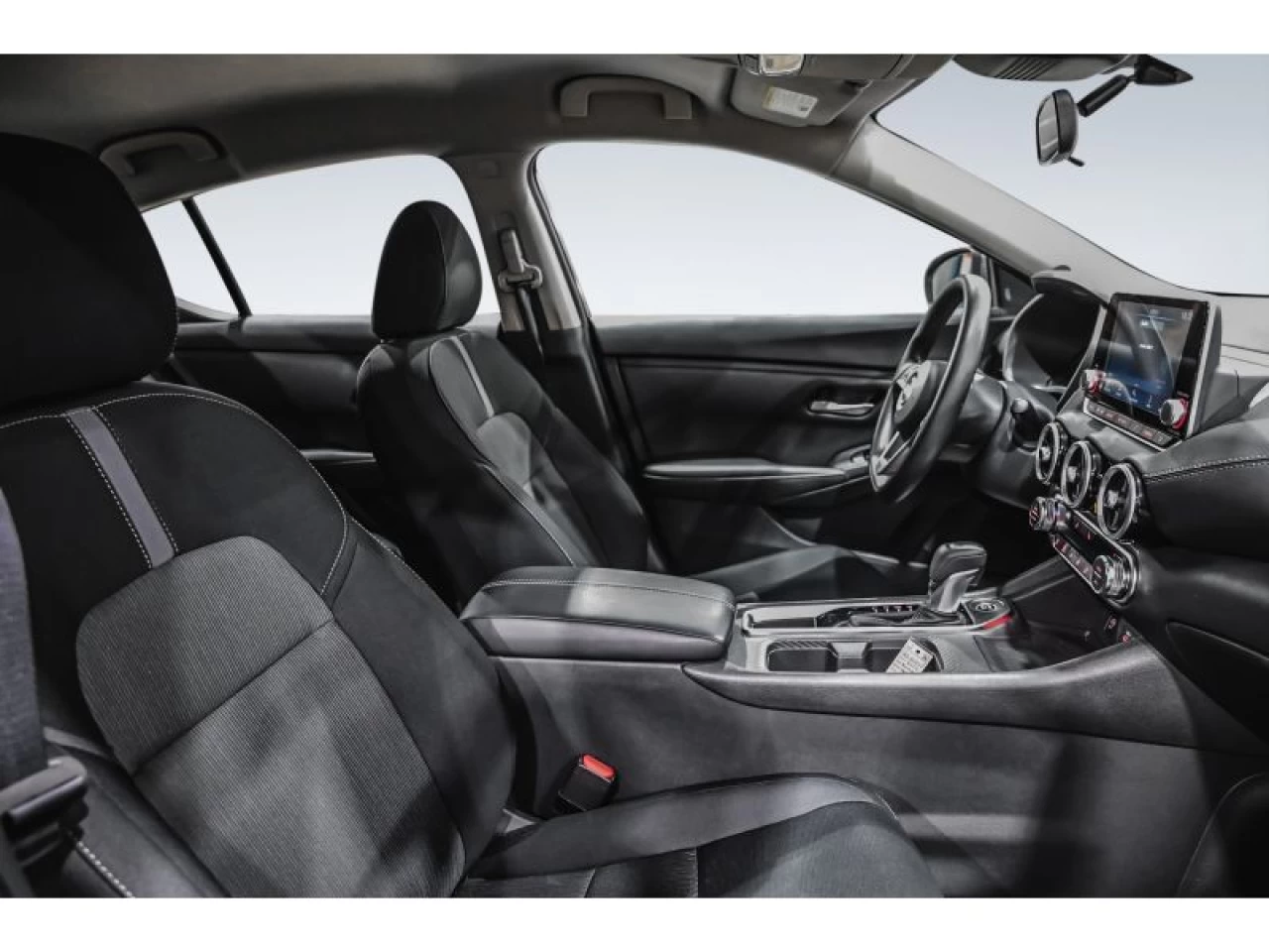 2024 Nissan Sentra SV CVT AUTOMATIQUE AIR 2.99% Image principale
