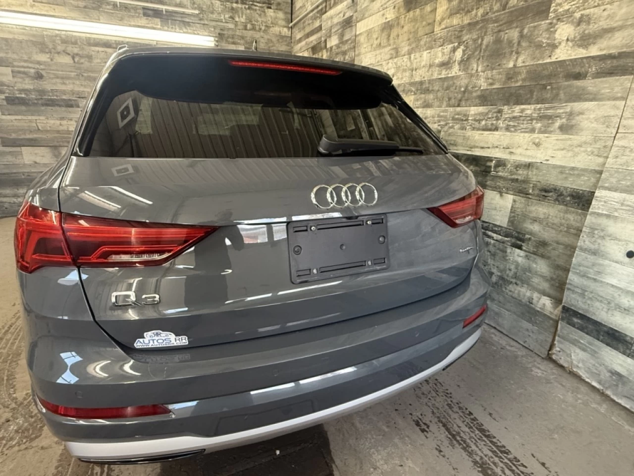 2022 Audi Q3 Komfort AWD TOIT CAM DE RECUL **APPROUVÉ À 99.9%** Main Image
