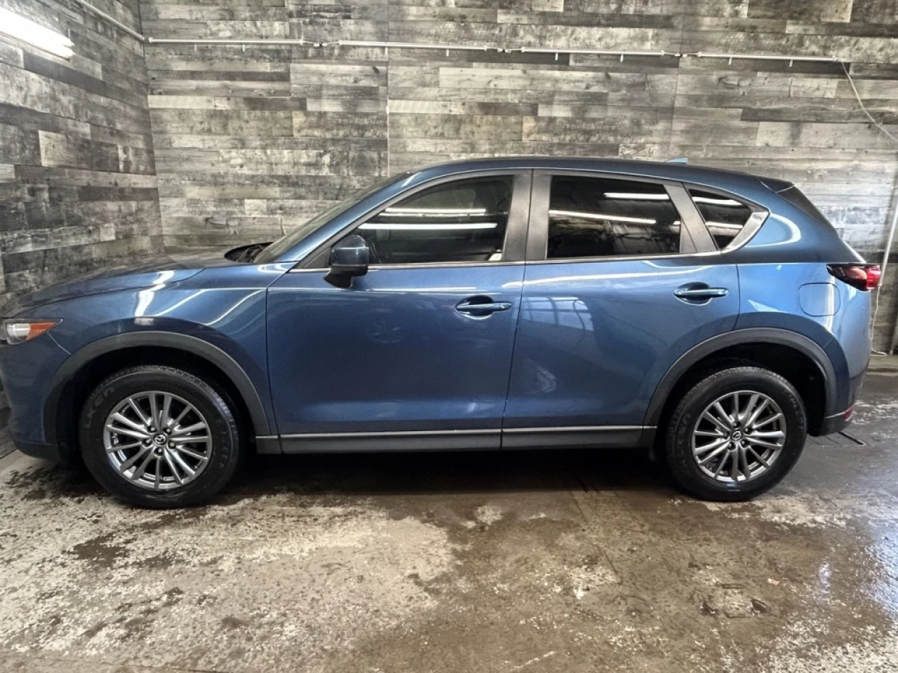 2018 Mazda CX-5 GS AWD NAV CUIR **APPROUVÉE 99,9%** Image principale