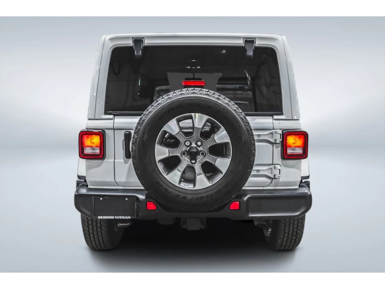 2023 Jeep Wrangler Sahara 4 Door 4x4 GROUPE REMORQUAGE Image principale
