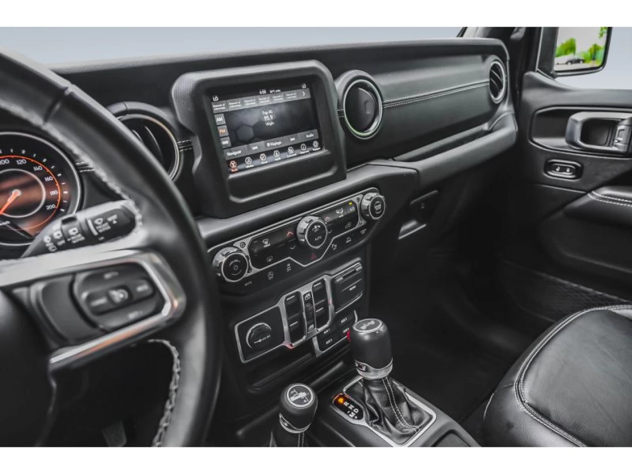 2021 Jeep Wrangler Unlimited Sahara CUIR 2 TOITS SYSTEME ALPINE Image principale