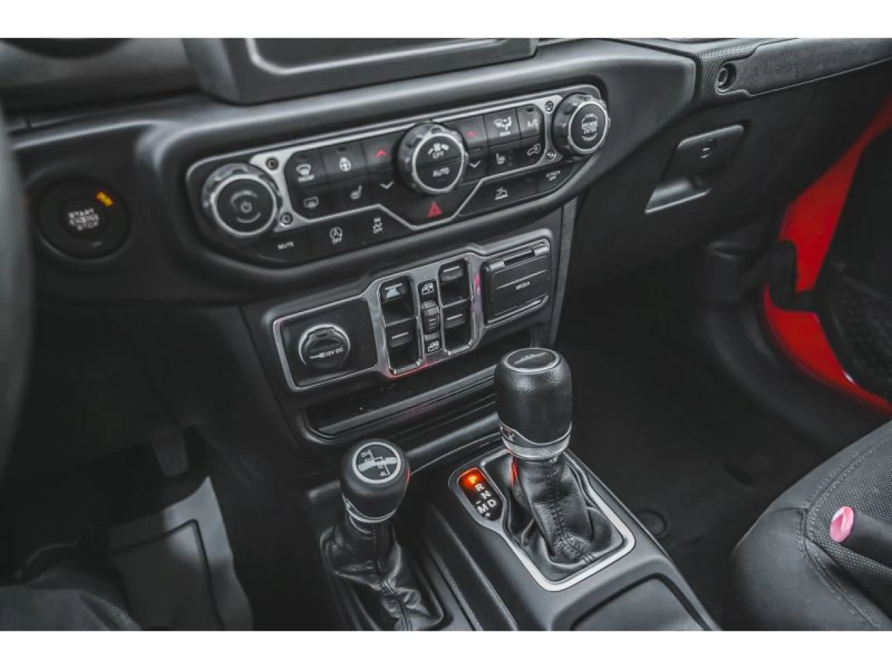 2023 Jeep Gladiator Willys 4X4 V6 Main Image