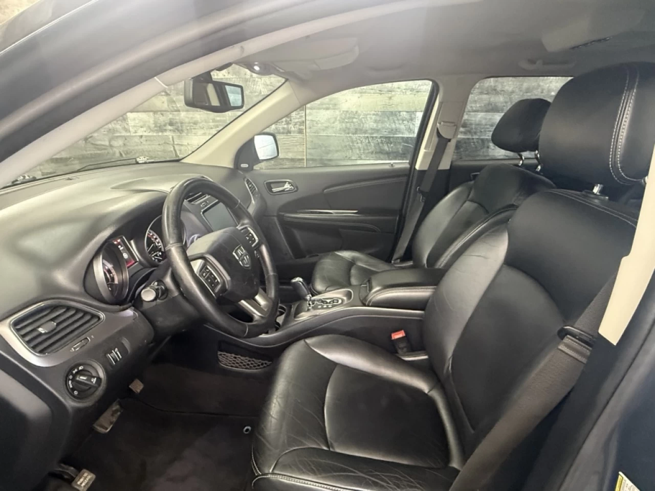 2018 Dodge Journey Crossroad AWD CUIR BLUETHOOT **APPROUVÉE 99,9%** Image principale