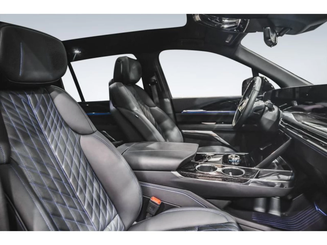 2025 Cadillac Escalade AWD 4dr Luxury 1 BLACK EDITION Image principale