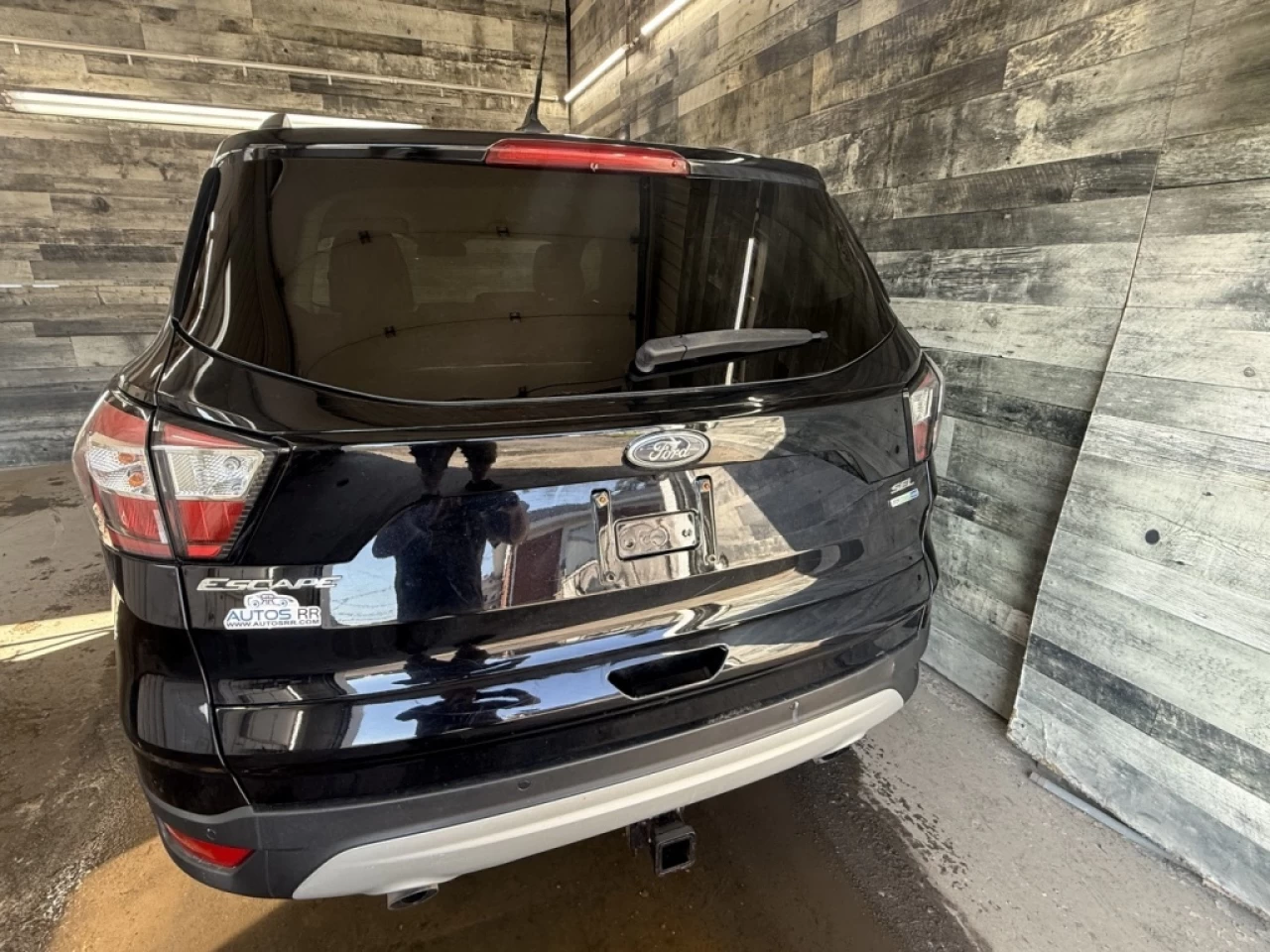 2018 Ford Escape SEL AWD CUIR CAM DE RECUL **APPROUVÉE 99,9%** Image principale