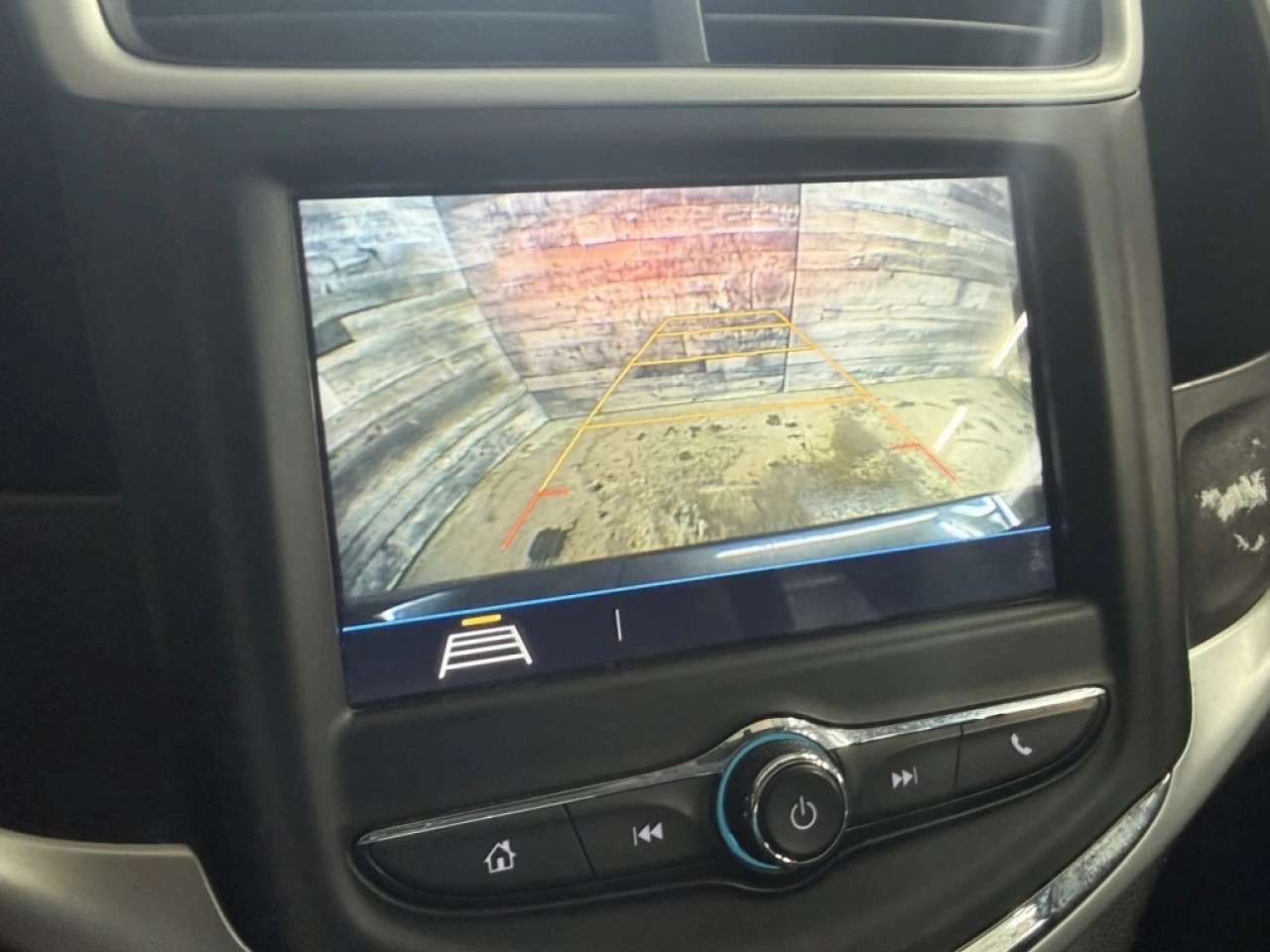 2018 Chevrolet Sonic LT Auto Apple carplay/Android **ApprouvÉ À 99.9%** Main Image